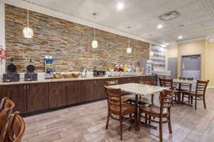 包含每日自助早餐