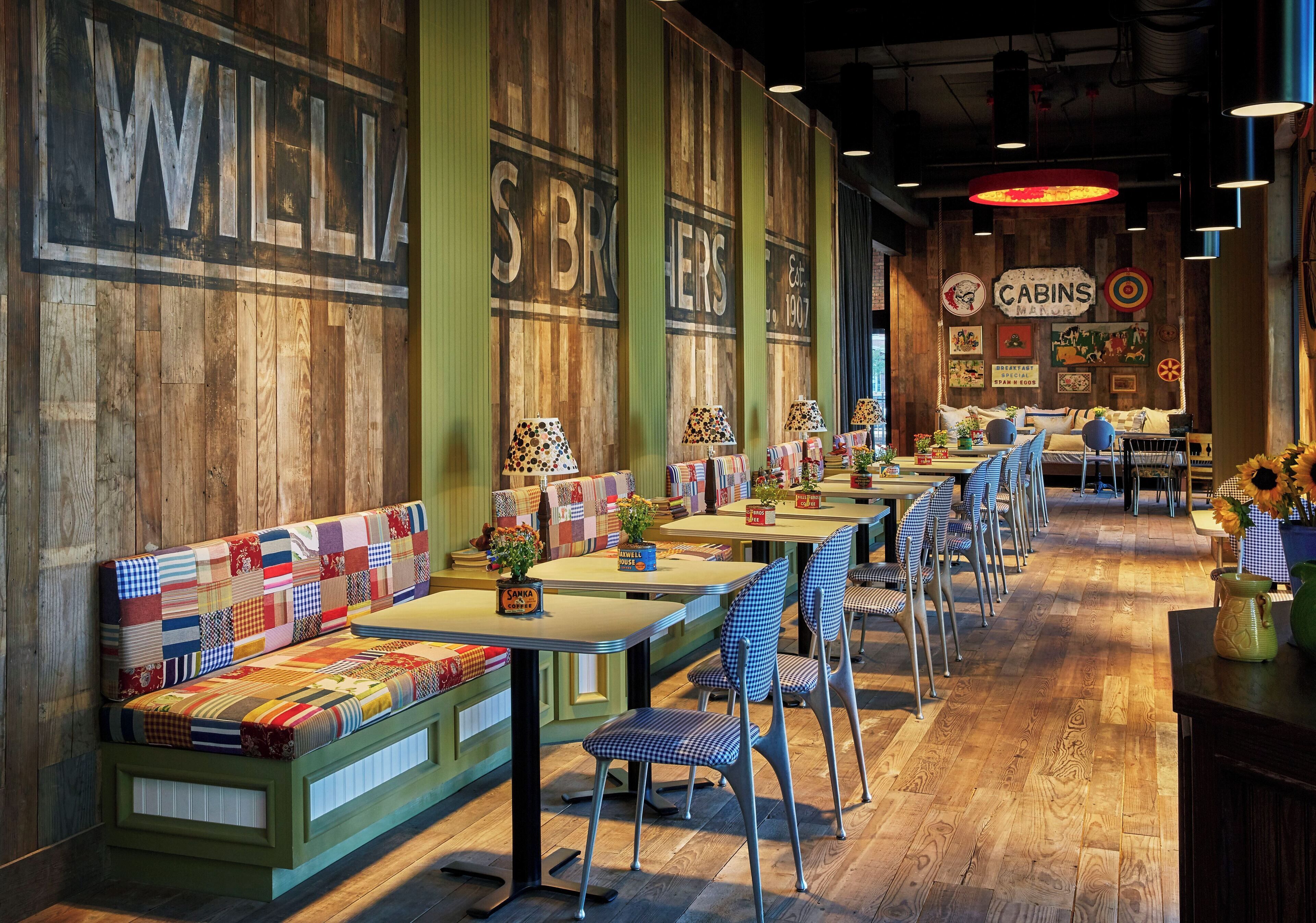 2 restaurants, breakfast, lunch, dinner served; American cuisine 