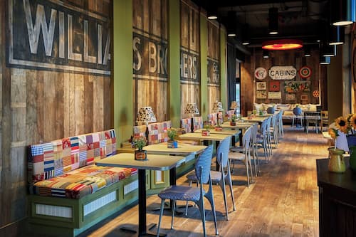 2 restaurants; breakfast, lunch, and dinner served