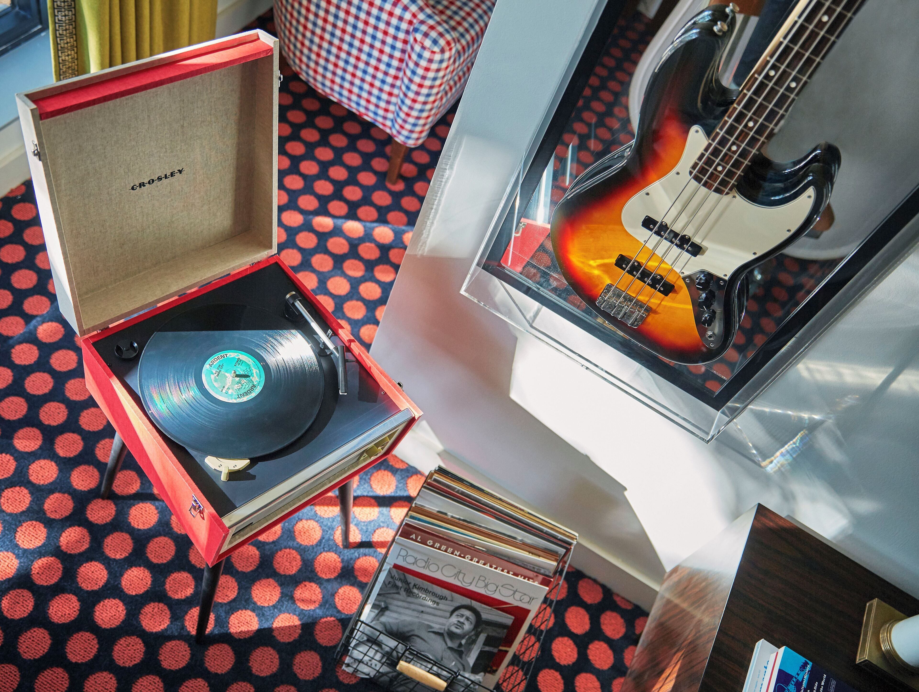 premium bedding, pillow-top beds, in-room safe, desk