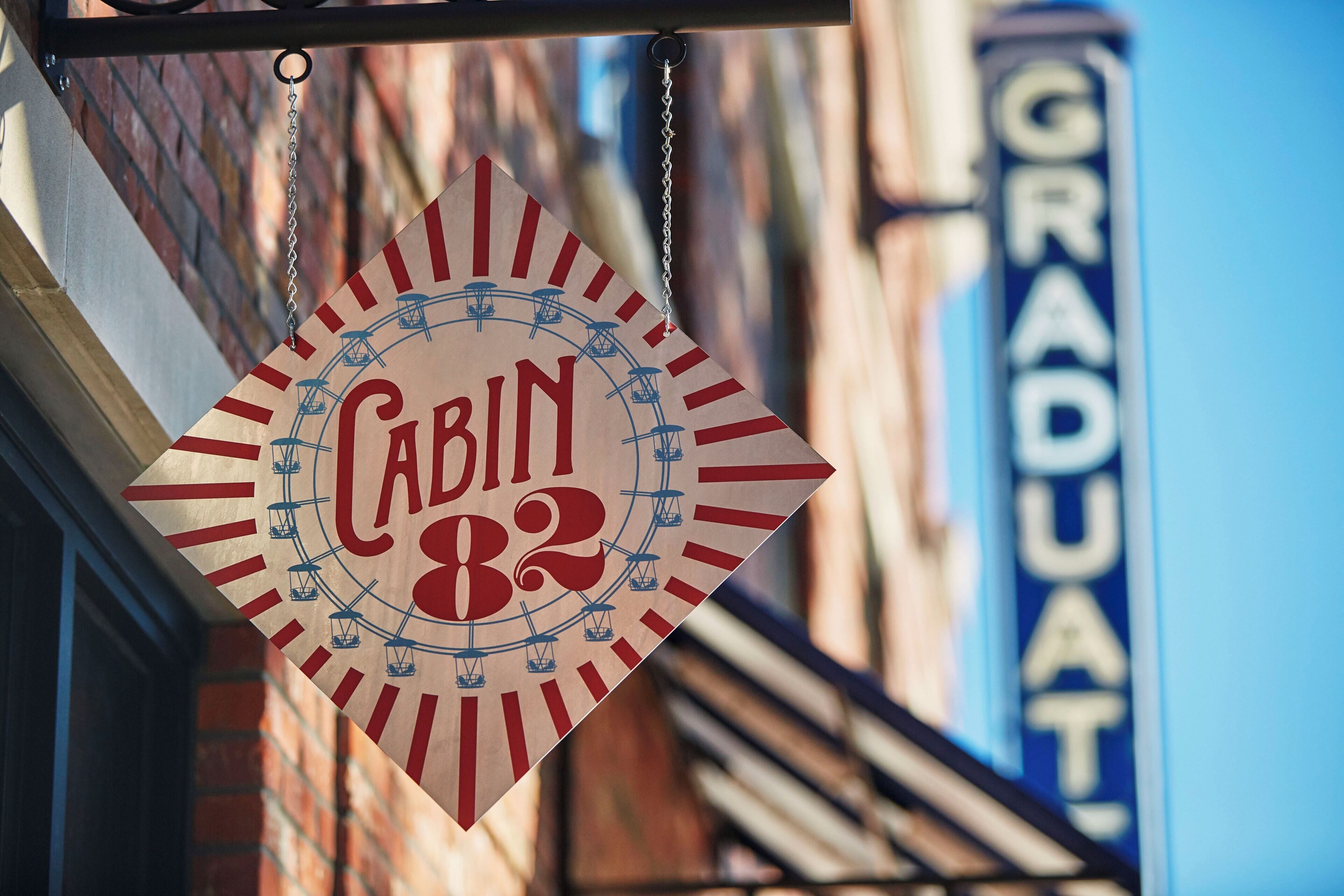 2 restaurants, breakfast, lunch, dinner served; american cuisine