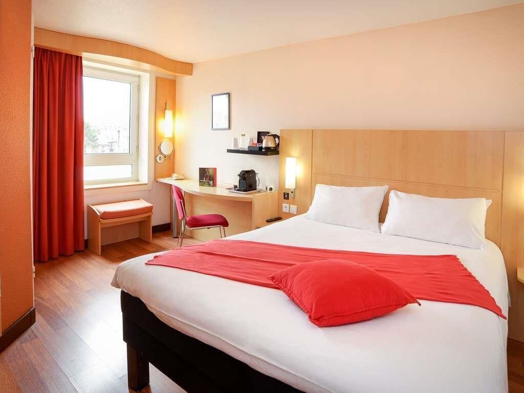 Comfort-Zimmer, 1 Doppelbett | Hochwertige Bettwaren, Schreibtisch, laptopgeeigneter Arbeitsplatz