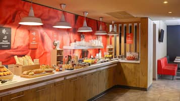 Daily buffet breakfast (EUR 13.90 per person)