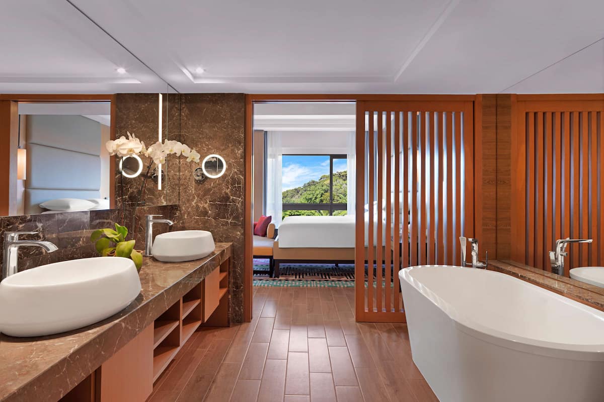 shower, rainfall showerhead, free toiletries, hair dryer