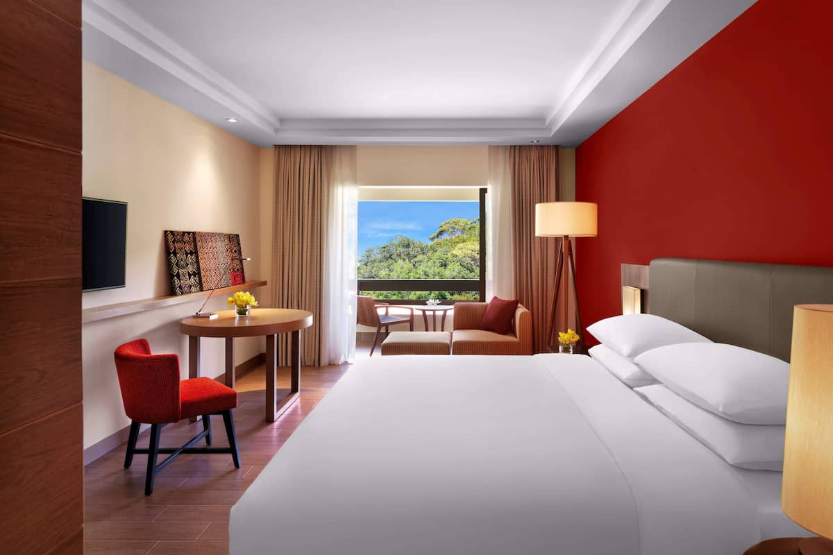 Free minibar, in-room safe, desk, laptop workspace