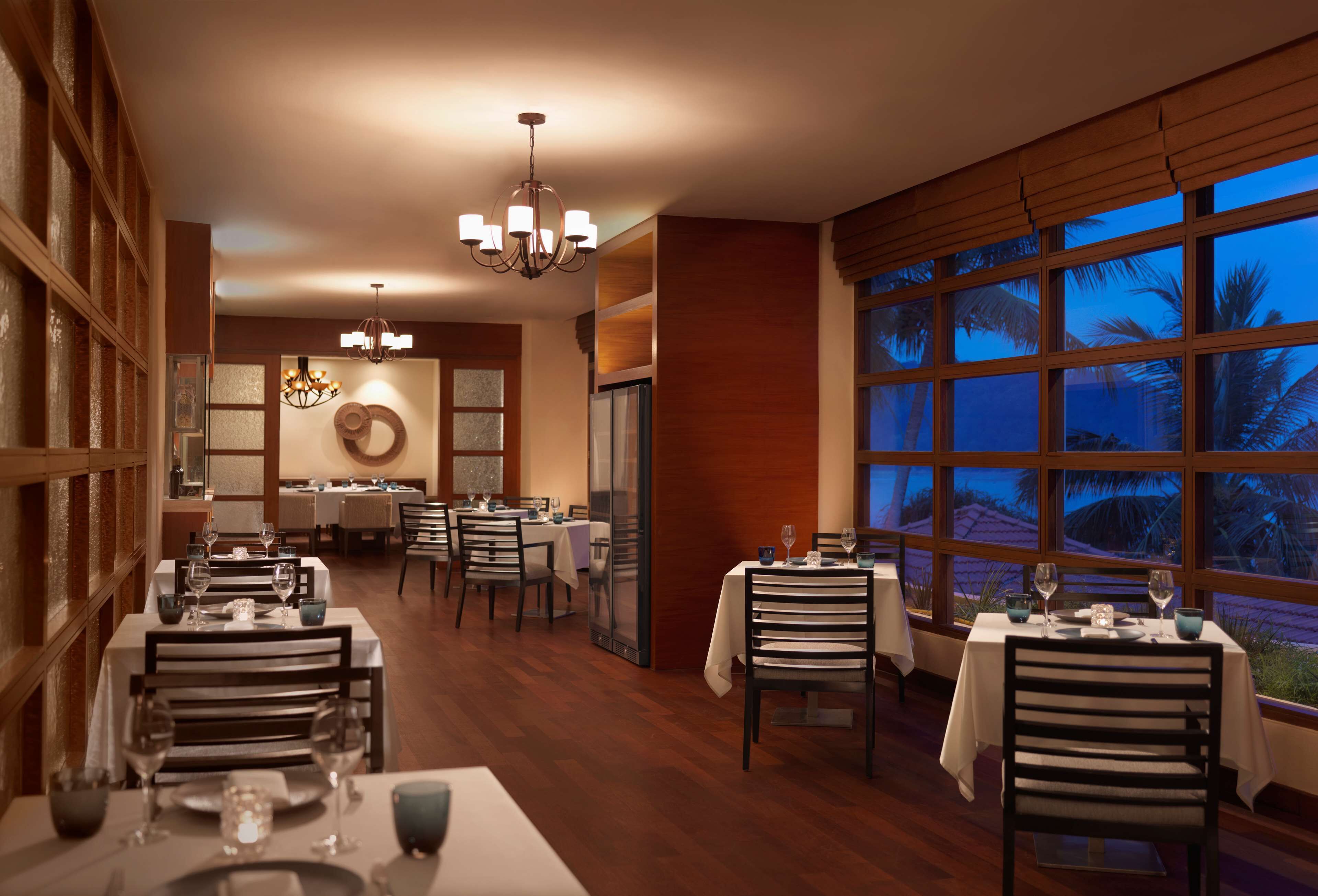 3 restaurants, breakfast, lunch, dinner served; malaysian cuisine