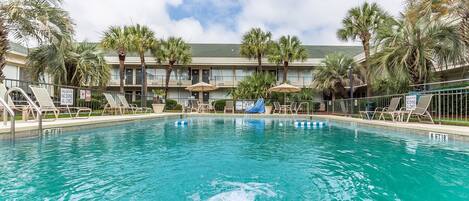 Seasonal outdoor pool, pool umbrellas, sun loungers