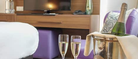 Standard Double Room | In-room safe, desk, iron/ironing board, rollaway beds