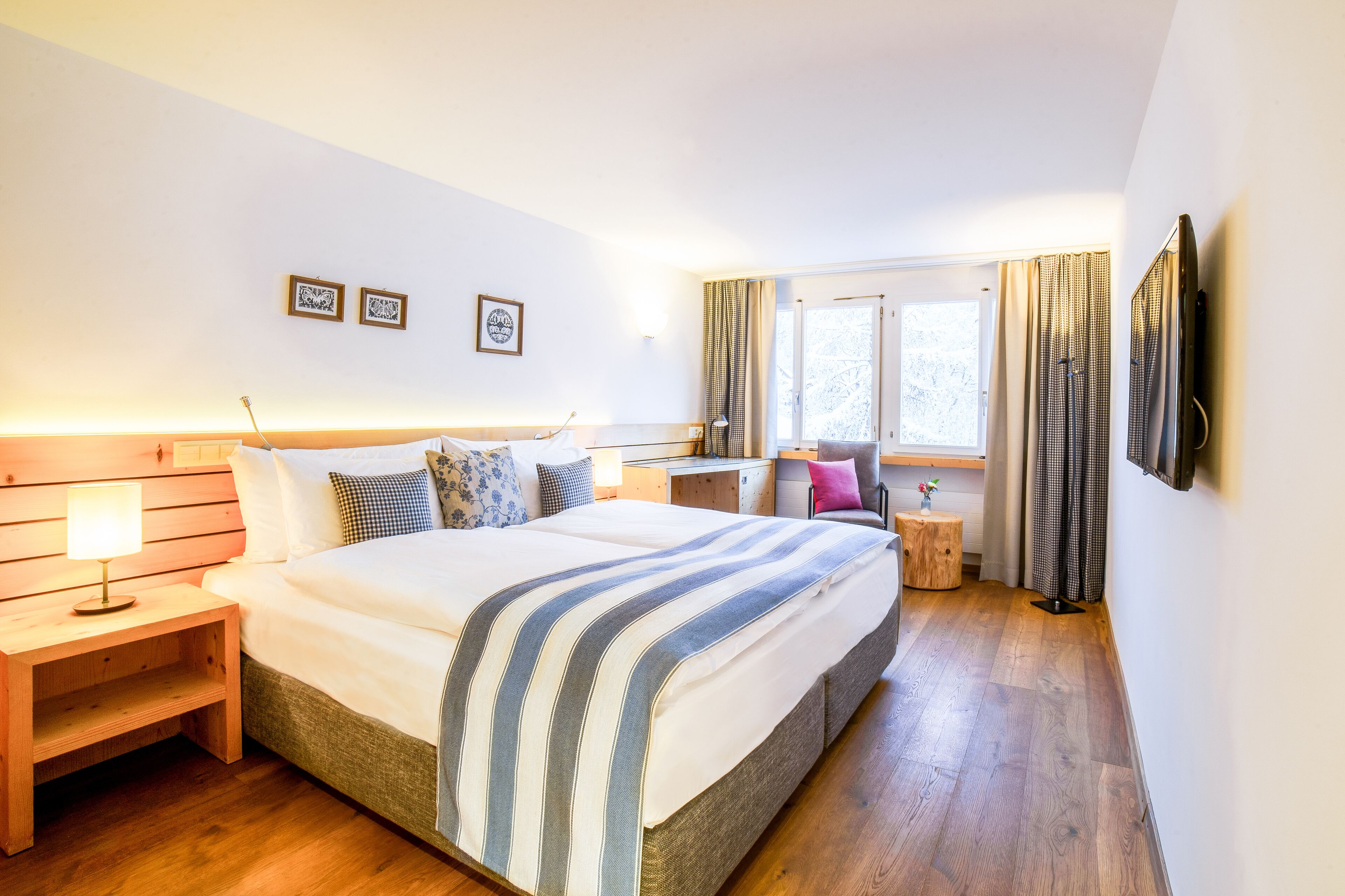 Double Room Alpine | Hypo-allergenic bedding, minibar, in-room safe, desk