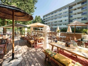 Breakfast, lunch, dinner served; French cuisine, al fresco dining 