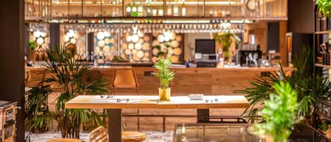 Breakfast, lunch, dinner served; French cuisine, alfresco dining