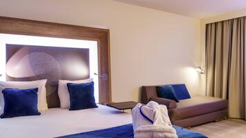Family Room, 1 Double Bed with Sofa bed (Executive) | Minibar, in-room safe, desk, blackout drapes