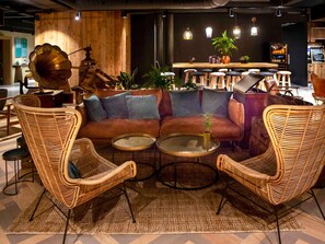 酒吧（店内）