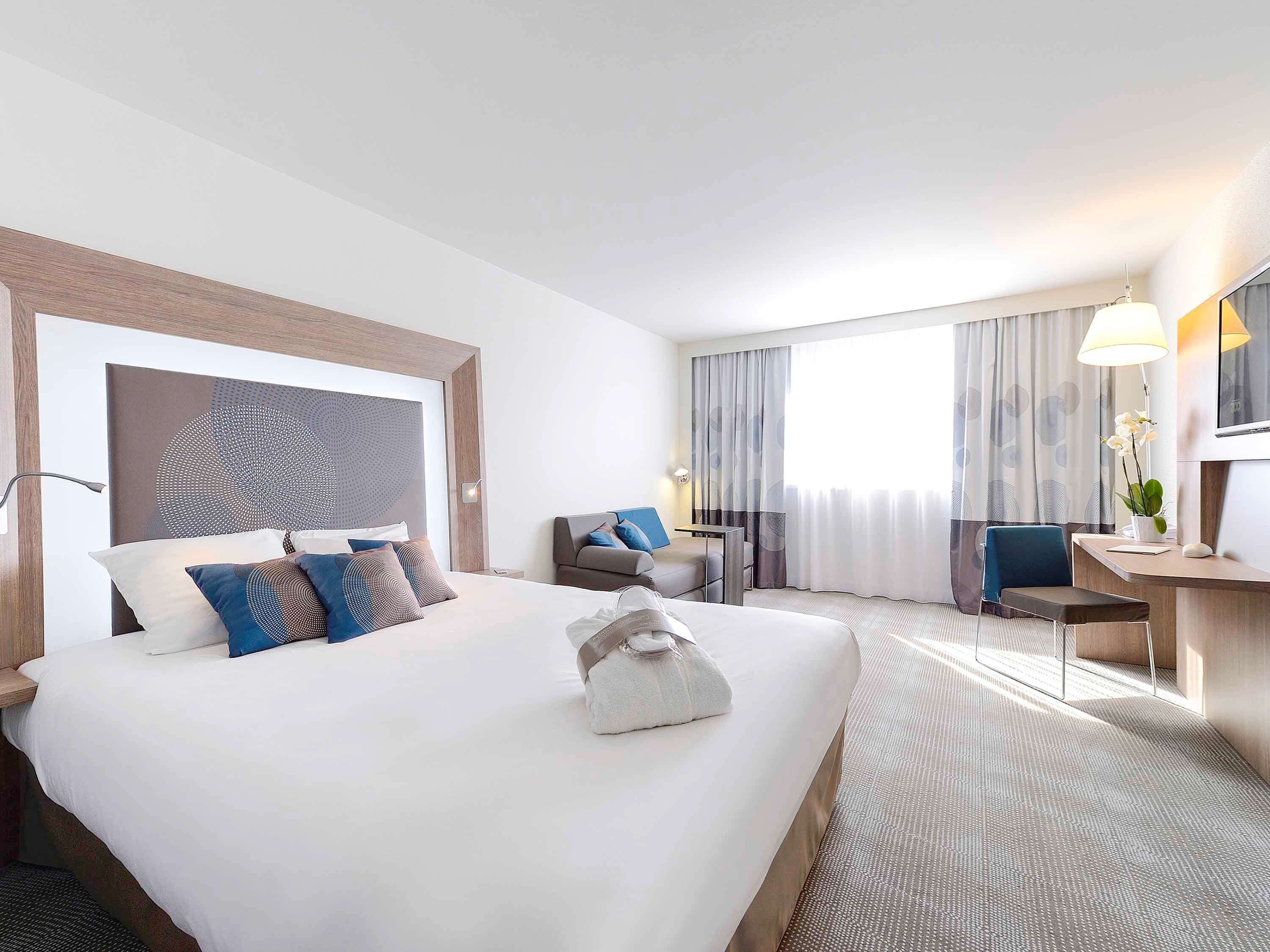 family room, multiple beds (family. shower) | minibar, in-room safe, desk, blackout curtains