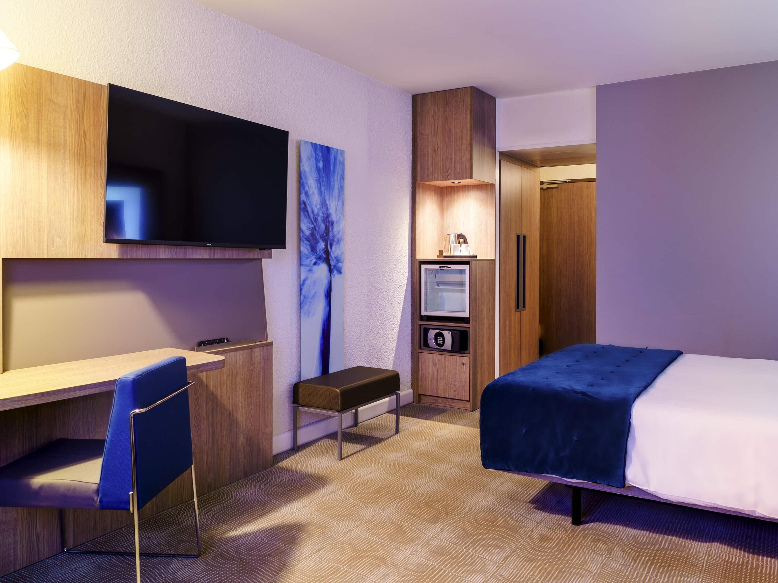 Minibar, in-room safe, desk, blackout curtains