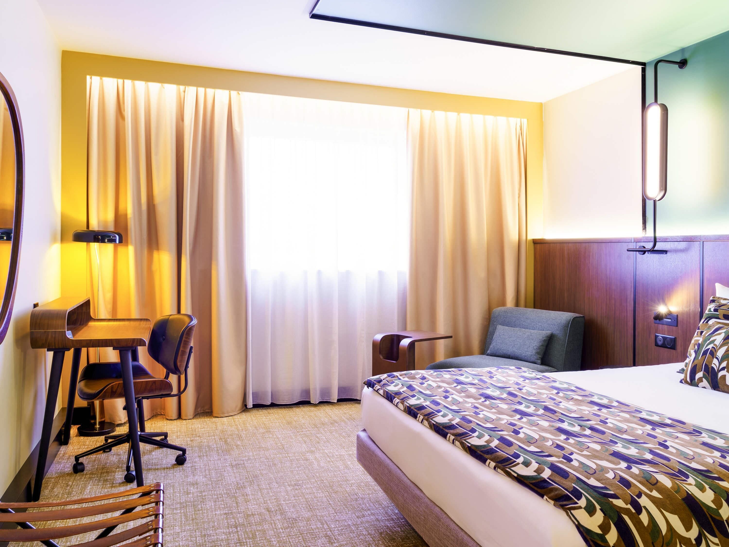 Superior-Zimmer, 1 Queen-Bett, Badewanne | Minibar, Zimmersafe, Schreibtisch, Verdunkelungsvorhänge