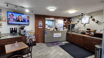 Free daily continental breakfast