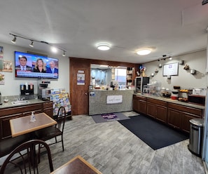 Free daily continental breakfast