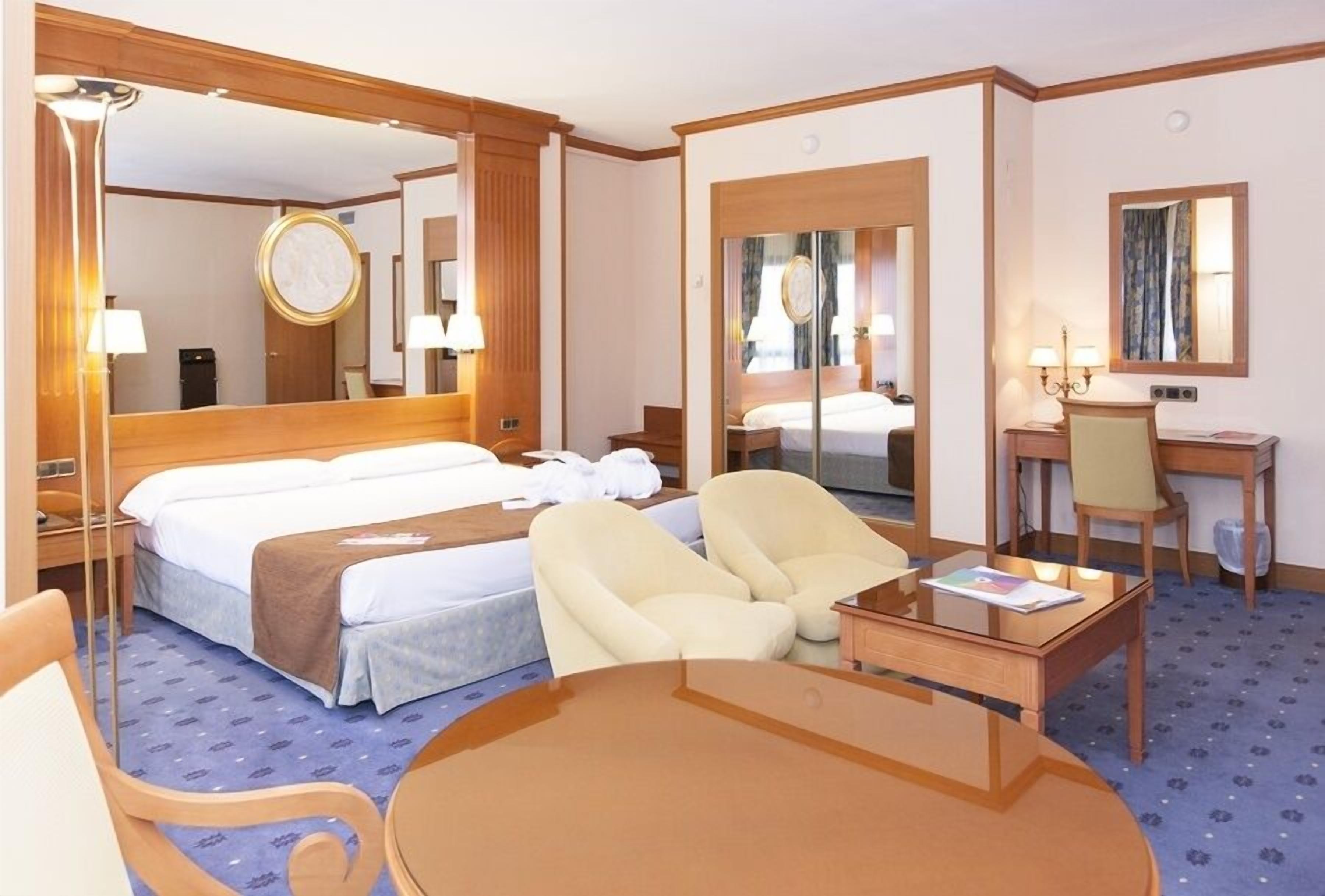 Pillowtop beds, minibar, in-room safe, desk