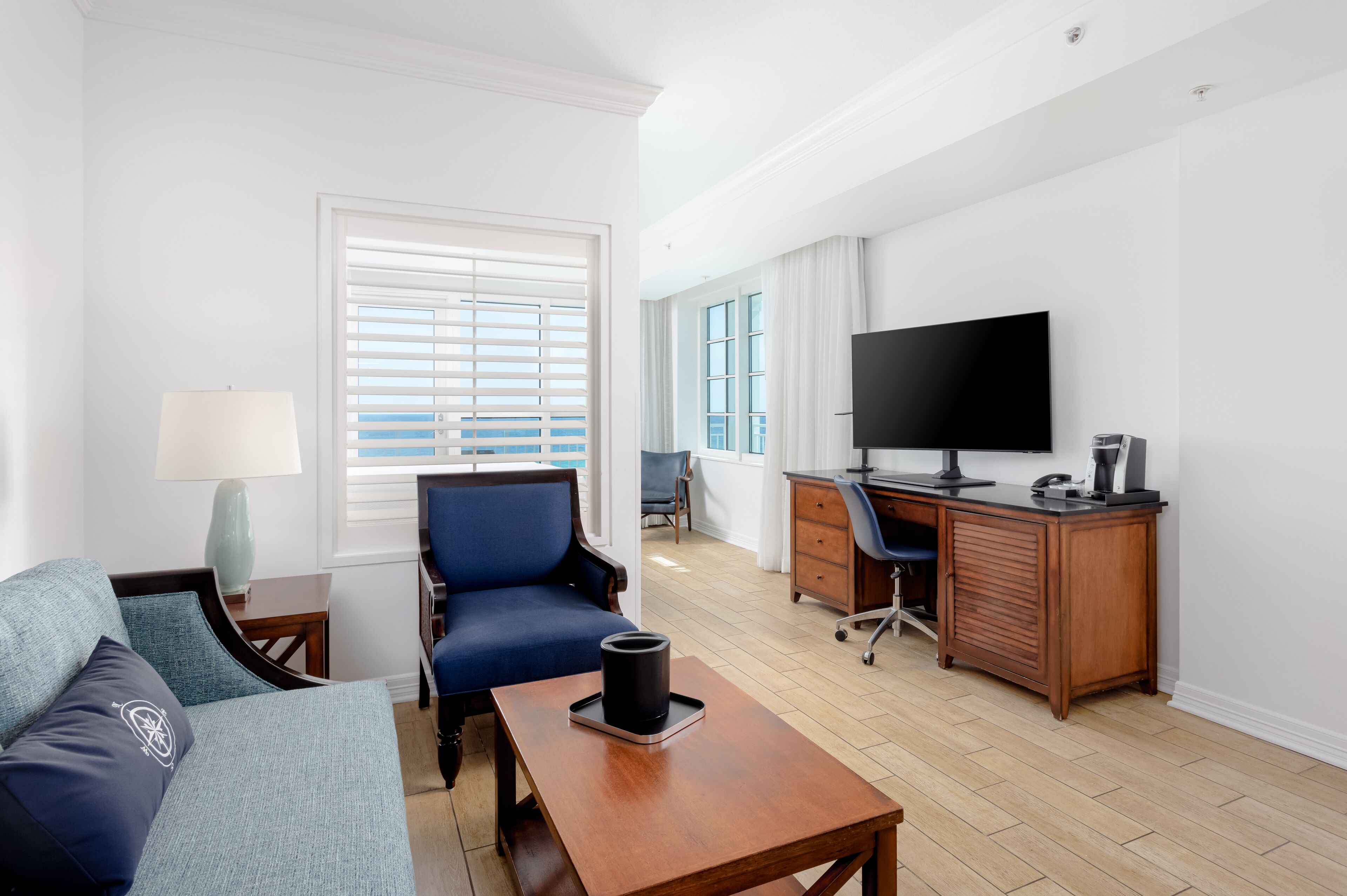 executive room, 1 king bed, balcony (gulf front) | premium bedding, pillow-top beds, in-room safe, desk