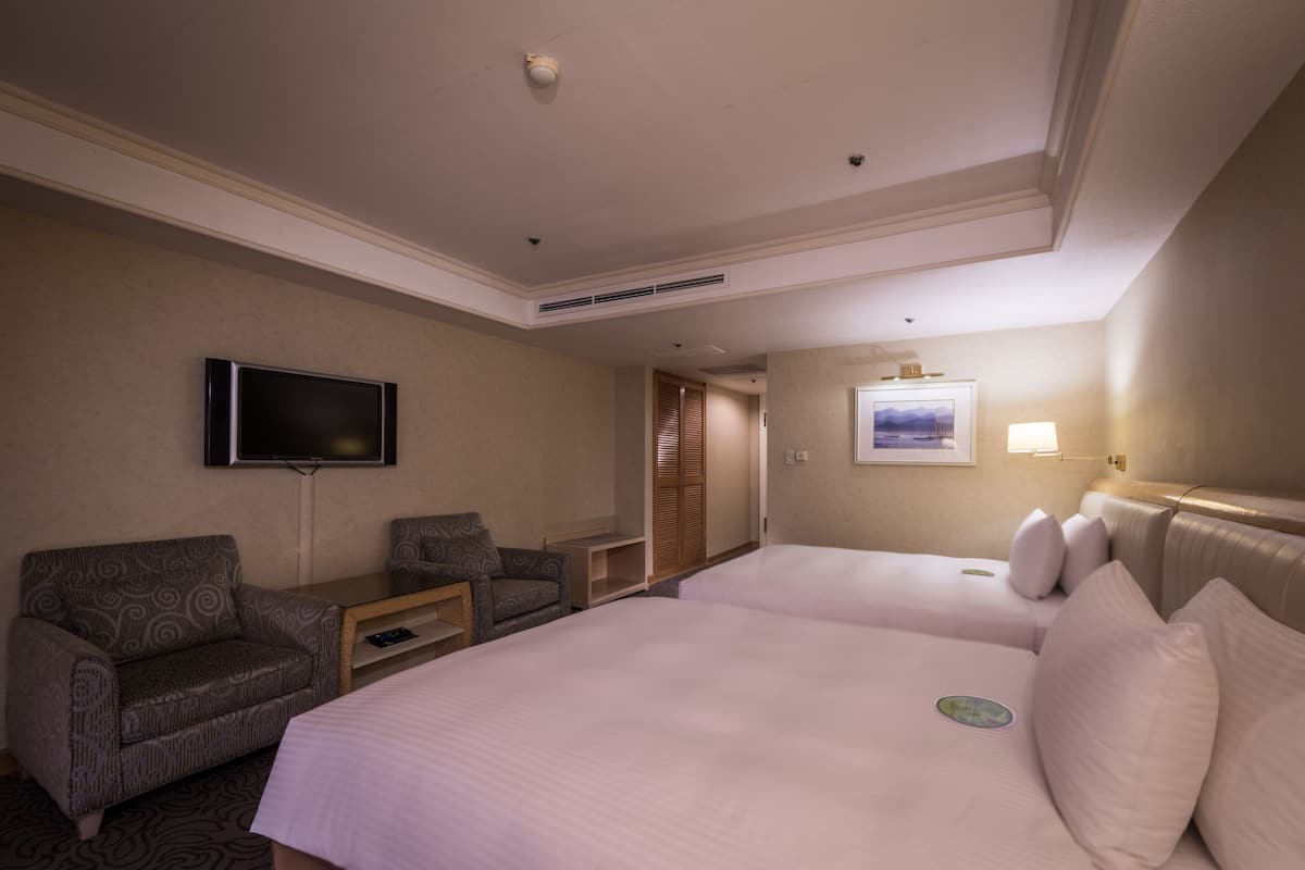 Minibar, in-room safe, desk, blackout curtains
