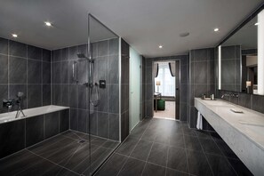 Royal Penthouse, 1 King Bed | Bathroom | Free toiletries, hair dryer, bathrobes, slippers