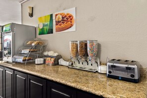 Gratis kontinental frukost varje dag 
