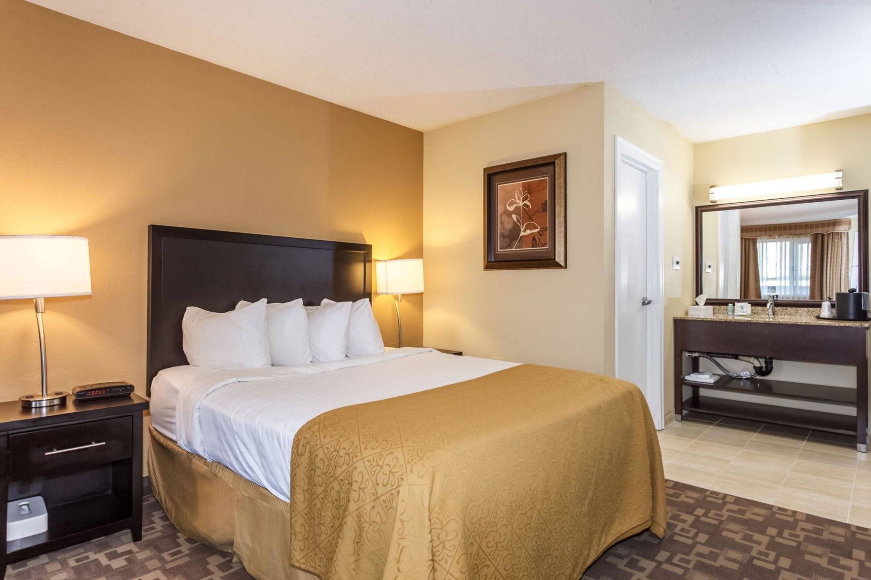 Tilam berlapik, meja, seterika/papan seterika, Wi-fi percuma 