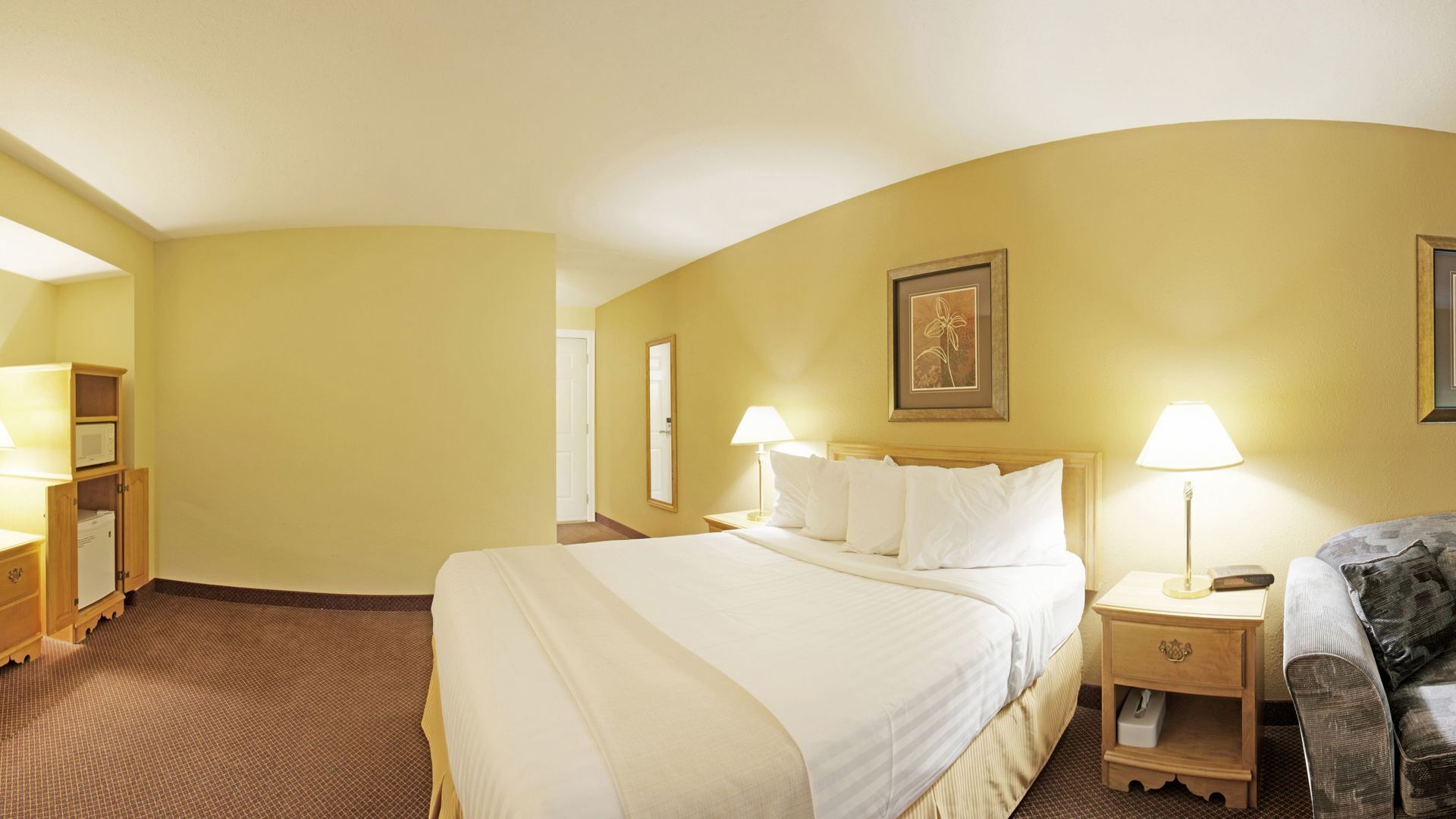 Tilam berlapik, meja, seterika/papan seterika, Wi-fi percuma 