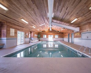 Indoor pool - Quality Inn (Merritt)