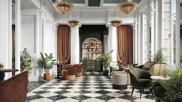 2 bars/lounges, piano bar, lobby lounge