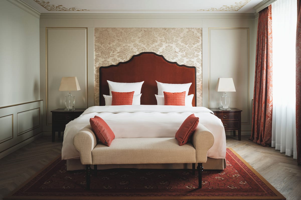 Grand Suite | Hypo-allergenic bedding, free minibar, in-room safe, desk