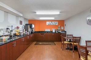 Free daily continental breakfast
