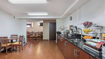 Free daily continental breakfast