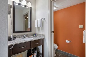 Shower, eco-friendly toiletries, hair dryer, towels - Sleep Inn DeWitt - Lansing North (DeWitt)