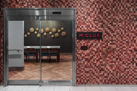 Toronto Airport Marriott Hotel - Image 12