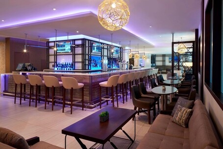 Toronto Airport Marriott Hotel - Image 6