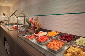 朝食 (テイクアウト)、毎日提供 (有料)