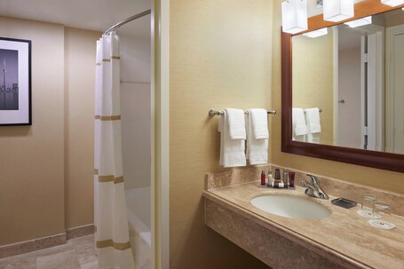 Toronto Airport Marriott Hotel - Image 40