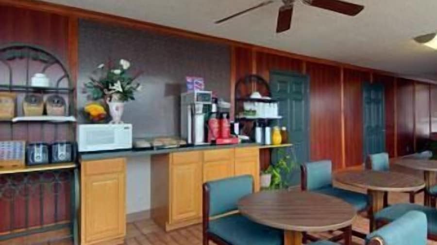 Days Inn by Wyndham Newport