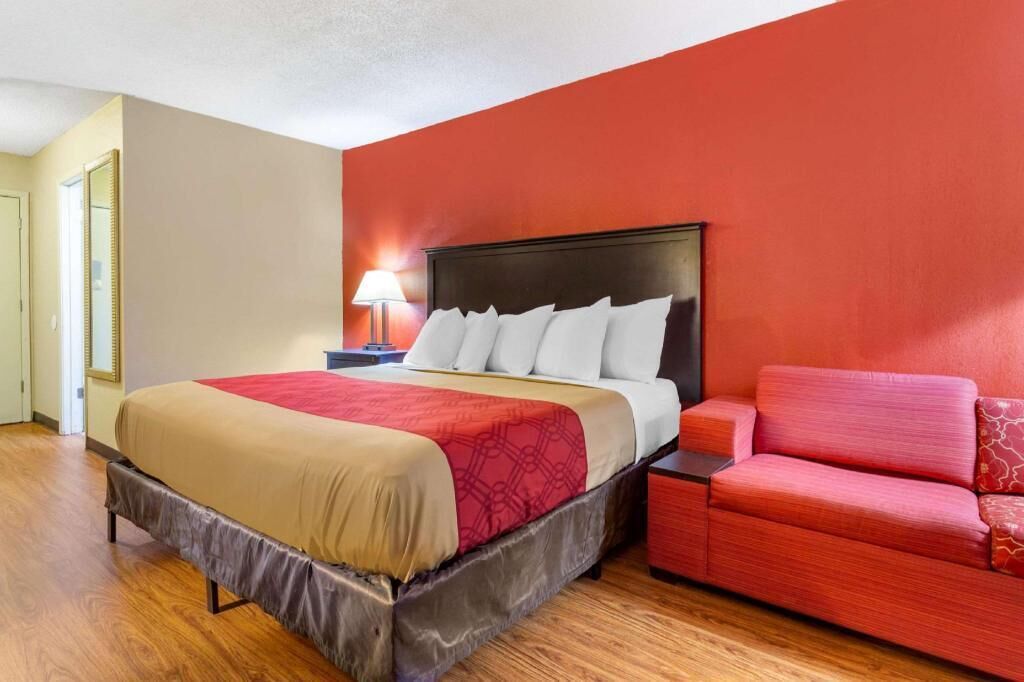 Desk, rollaway beds, free WiFi, bed sheets