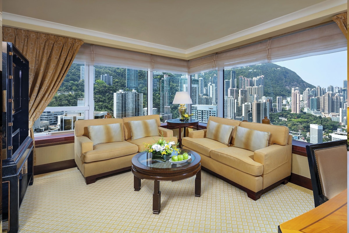 Suite Executive, 1 letto king, accesso al Club Lounge (Peak) | Biancheria da letto di alta qualità, una cassaforte in camera