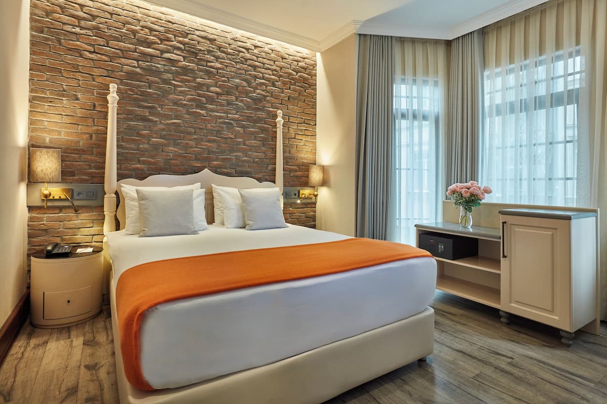 1 bedroom, minibar, in-room safe, desk