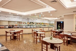 Daily full breakfast (EUR 12 per person) - Konak Hotel Taksim (Istanbul)