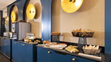 Daily buffet breakfast (EUR 20 per person)