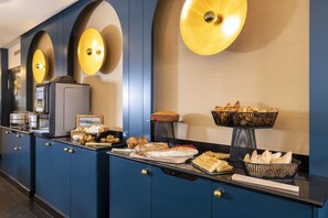 Daily buffet breakfast (EUR 20 per person)