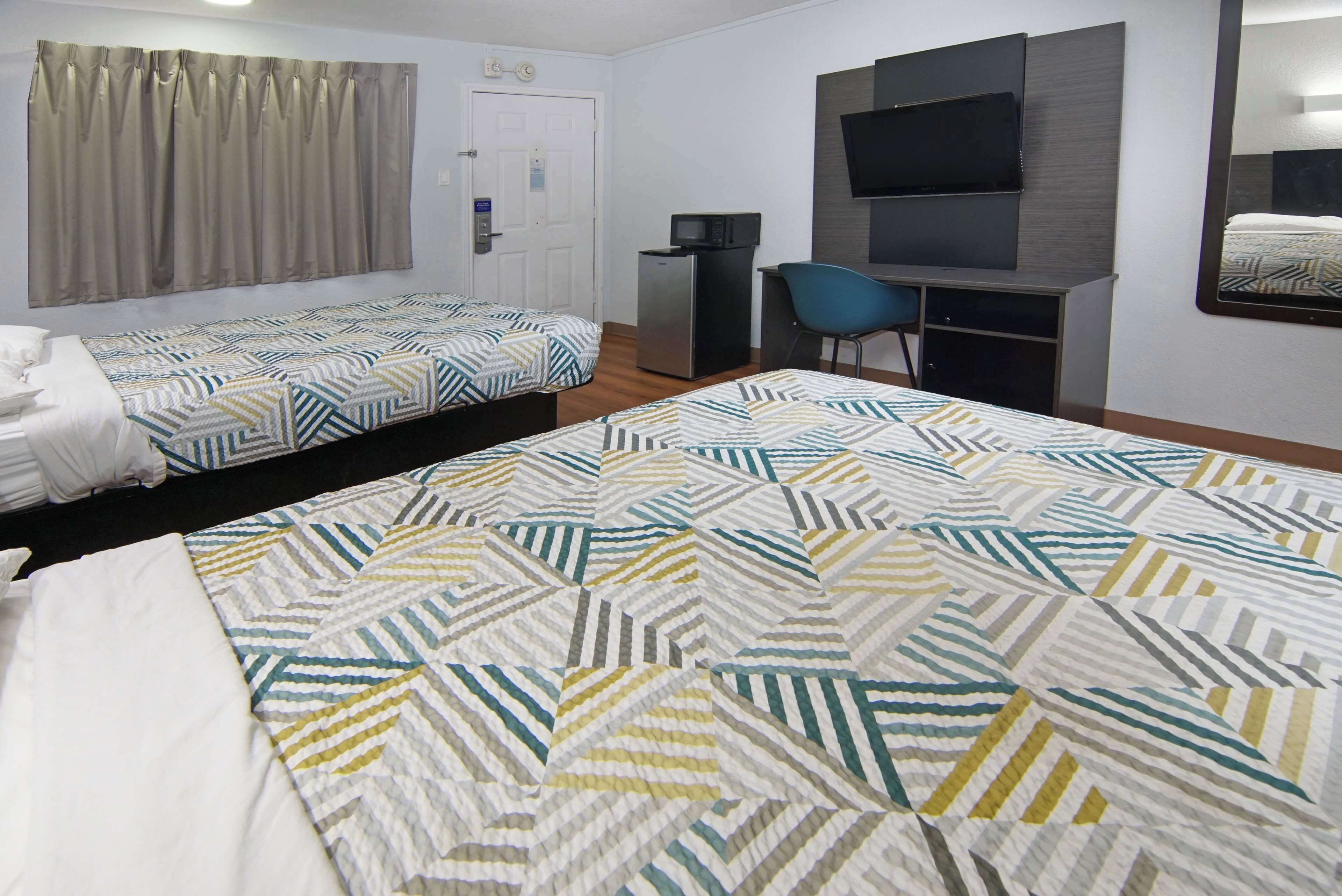 Desk, free WiFi, bed sheets