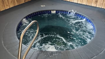 Bain à remous intérieur