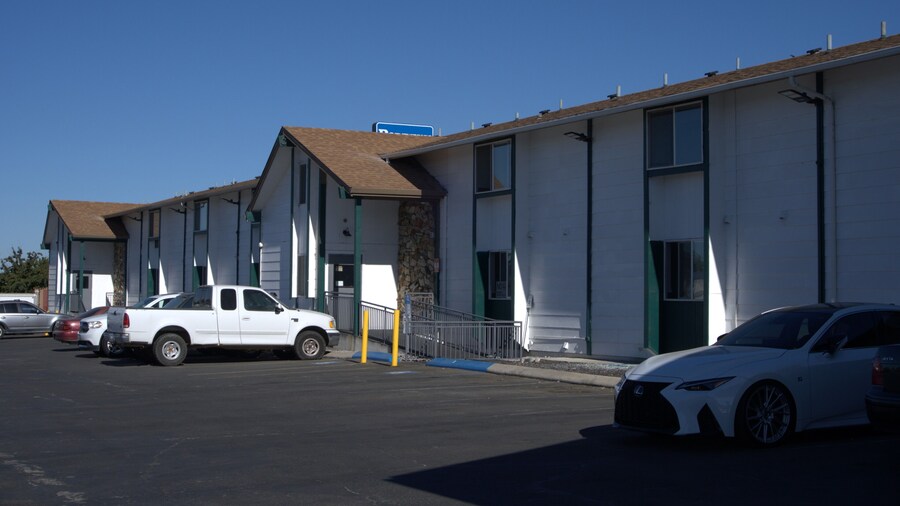 Nampa Inn & Suites