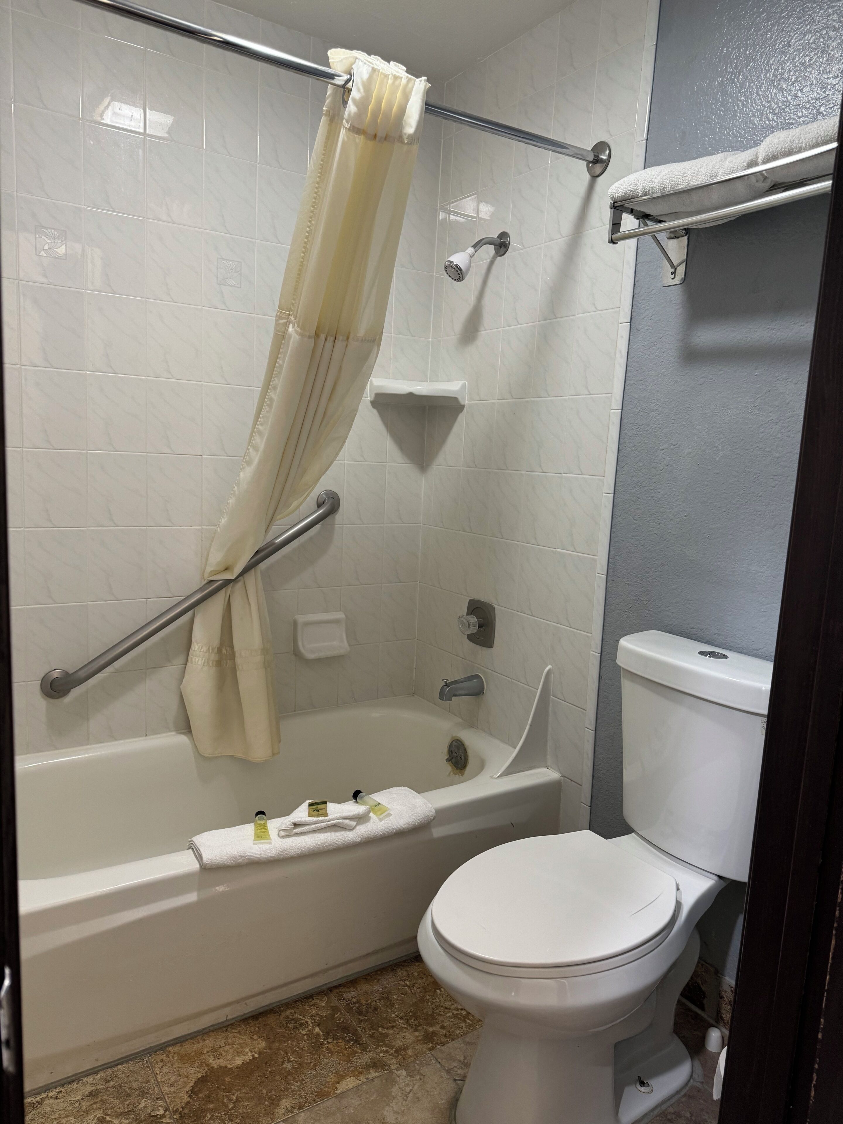 Camera Classic, 1 letto king | Bagno | Combinazione doccia/vasca, set di cortesia gratuito, asciugacapelli